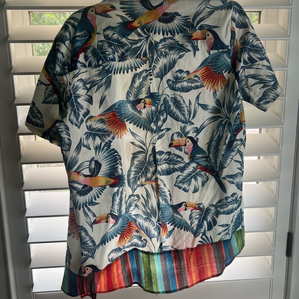 Farm Rio Parrot shirt - Picture 2 of 3